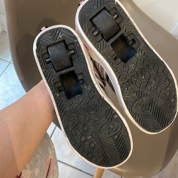 Heelys roller shoes - Picture 2 of 2
